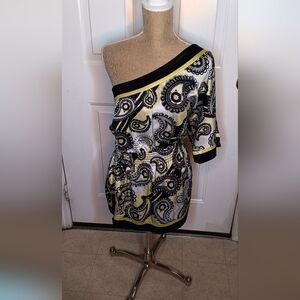 Chime  One-Shoulder Paisley Top in Black and Yellow Size L-1 Flaw(see last pic)